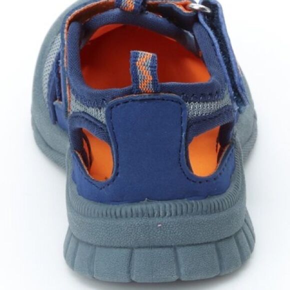 Oshkosh - Picture 2 of 4